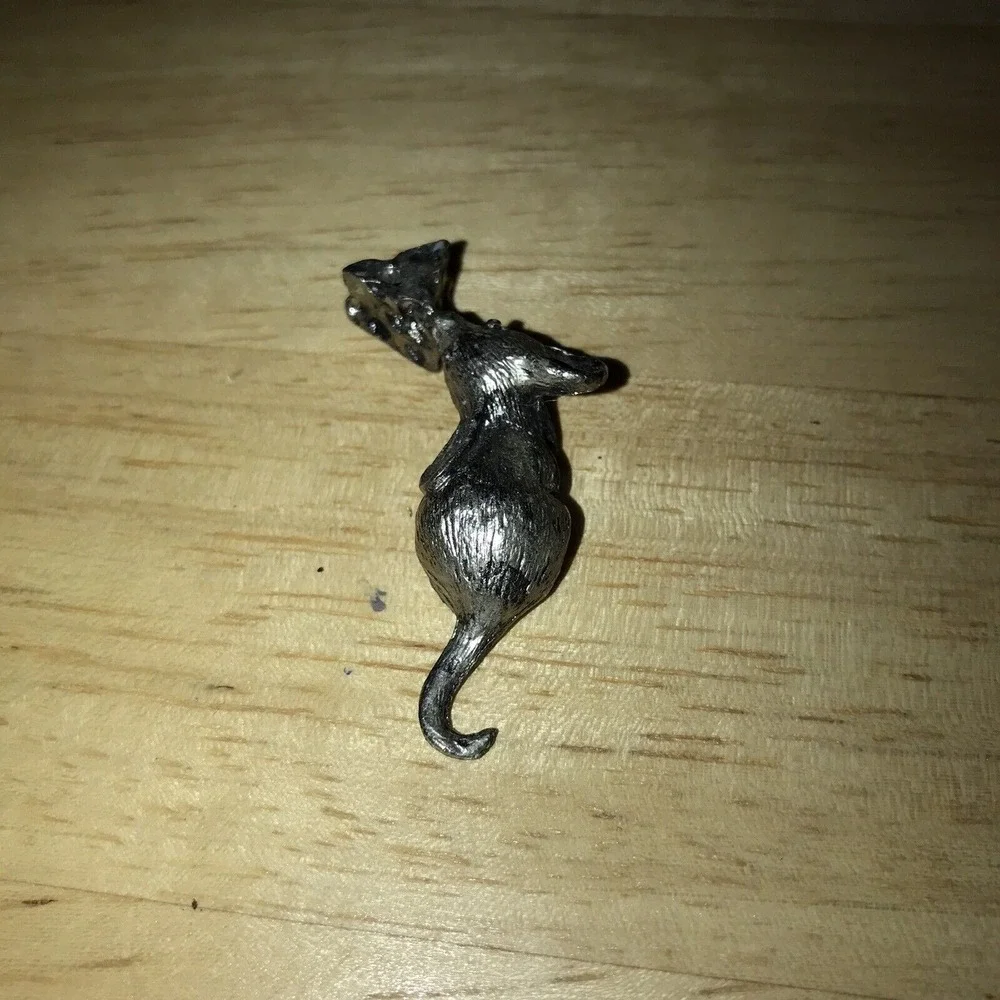 2 MINIATURE - PEWTER FIGURINE - RAT / MOUSE / MICE - EATING SWISS CHEESE